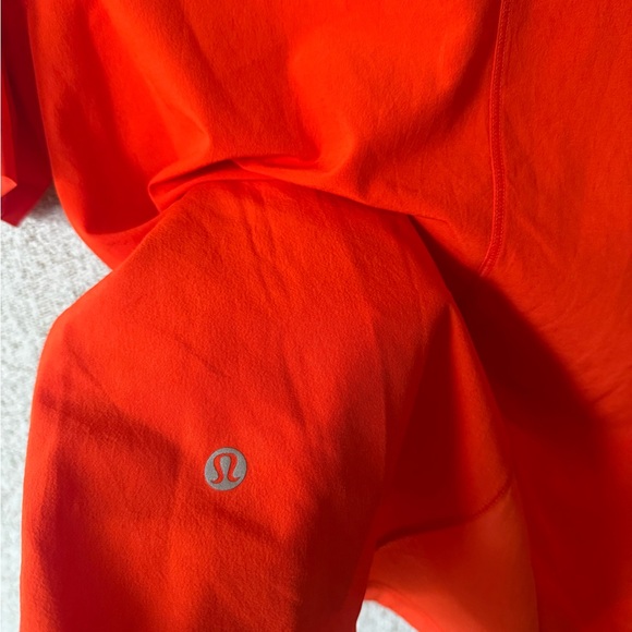 Lululemon Women’s Red/Orange Short-Sleeve Top, size 8/Medium. EUC! - Picture 5 of 5